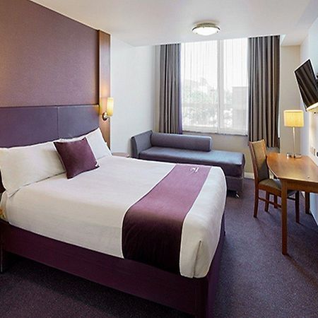 Premier Inn Chippenham 奇彭纳姆 外观 照片