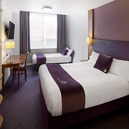 Premier Inn Chippenham 奇彭纳姆 外观 照片