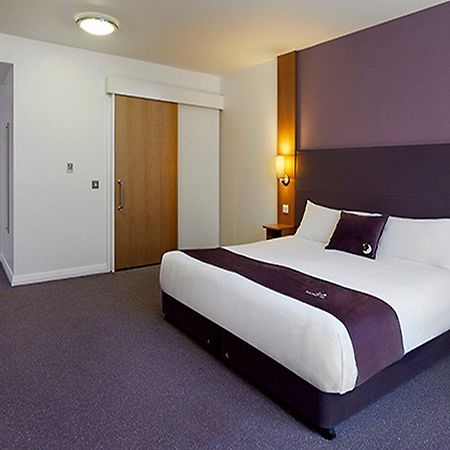 Premier Inn Chippenham 奇彭纳姆 外观 照片