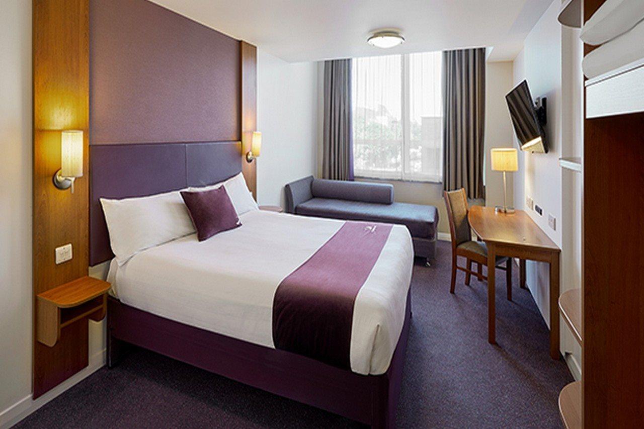 Premier Inn Chippenham 奇彭纳姆 外观 照片