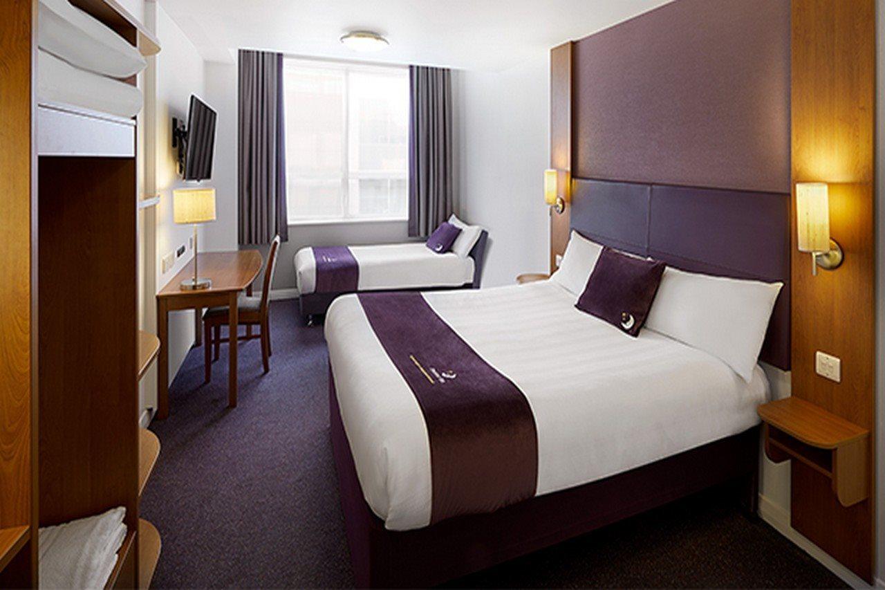 Premier Inn Chippenham 奇彭纳姆 外观 照片