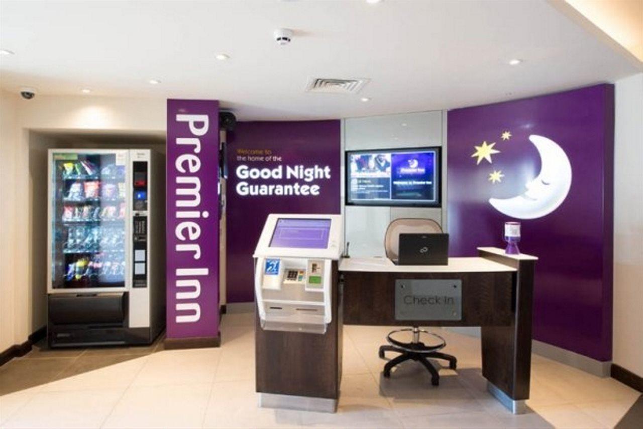 Premier Inn Chippenham 奇彭纳姆 外观 照片